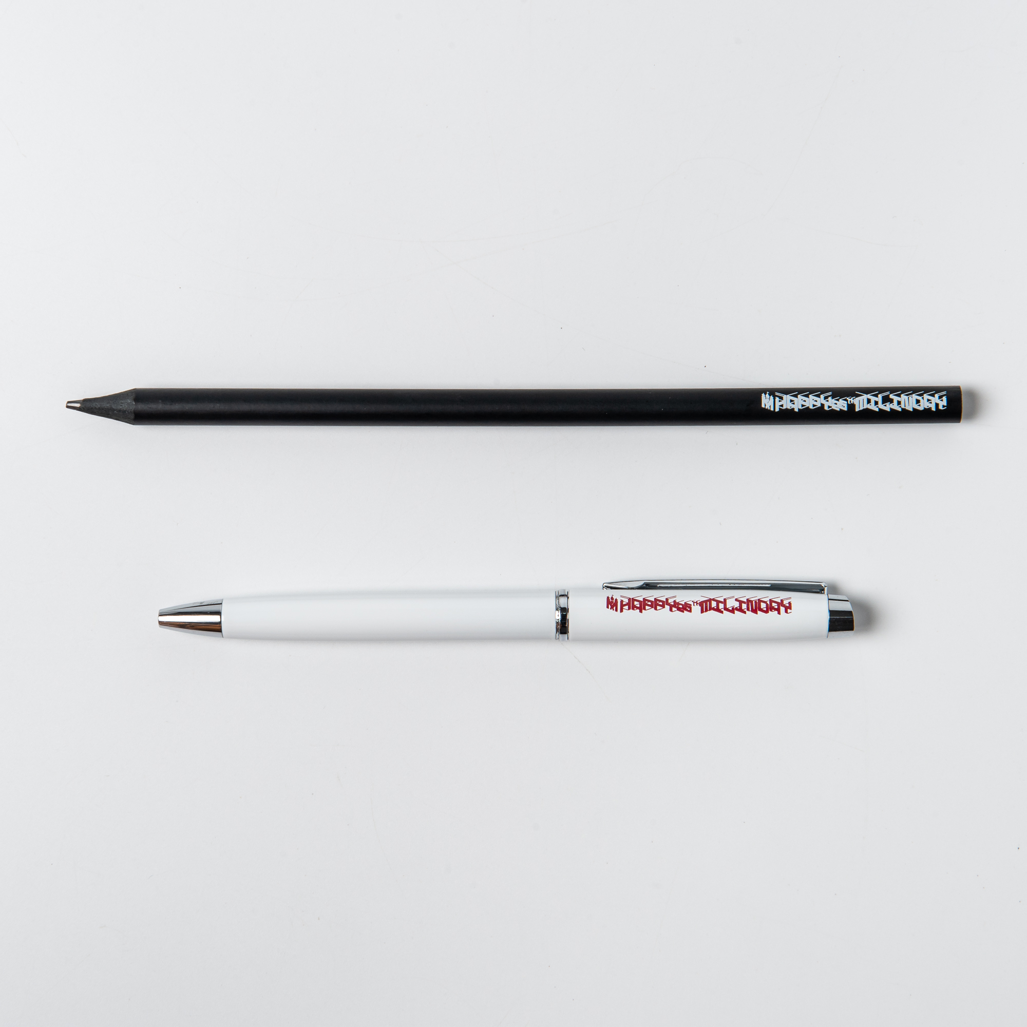 ปากกาและดินสอ