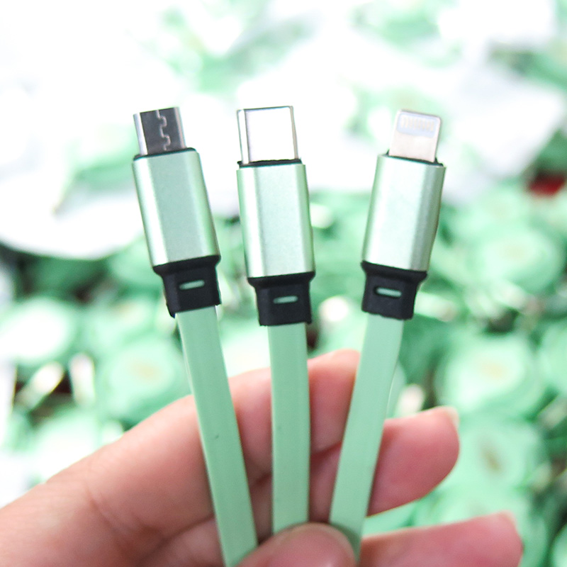 ผลงานสายชาร์จ USB สกรีนโลโก้ ThaiBev