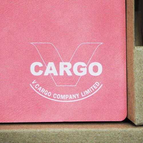 ผลงาน Gift Set สมุดโน้ต+ปาก สกรีนโลโก้ V CARGO