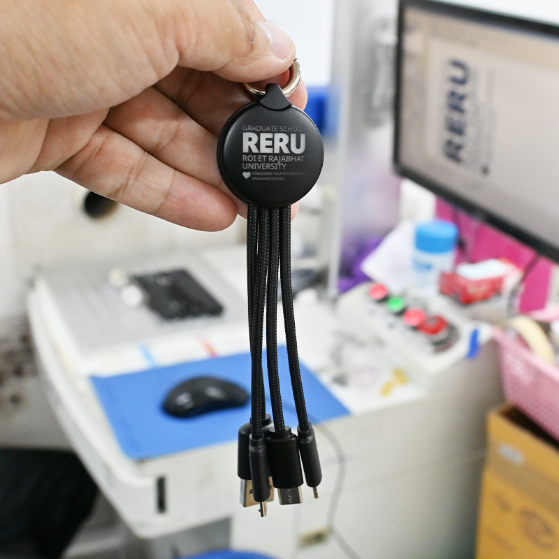 ผลงานสายชาร์จ USB สกรีนโลโก้ RERU