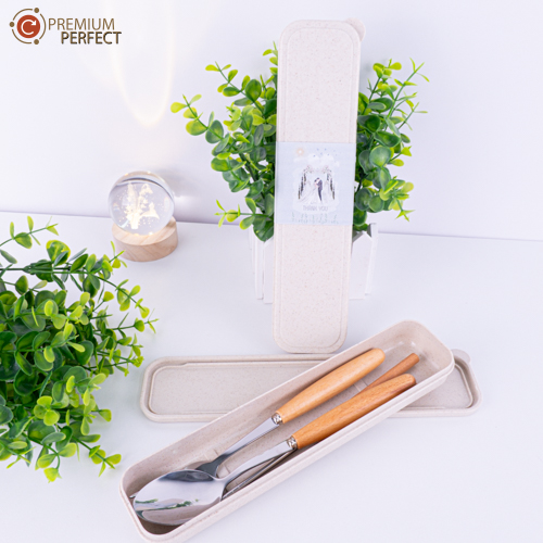 ผลงาน-ชุดช้อน-ตะเกียบสแตนเลส-กล่องพลาสติกฟางข้าว-ของชำร่วย (1)