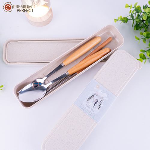 ผลงาน-ชุดช้อน-ตะเกียบสแตนเลส-กล่องพลาสติกฟางข้าว-ของชำร่วย (4)