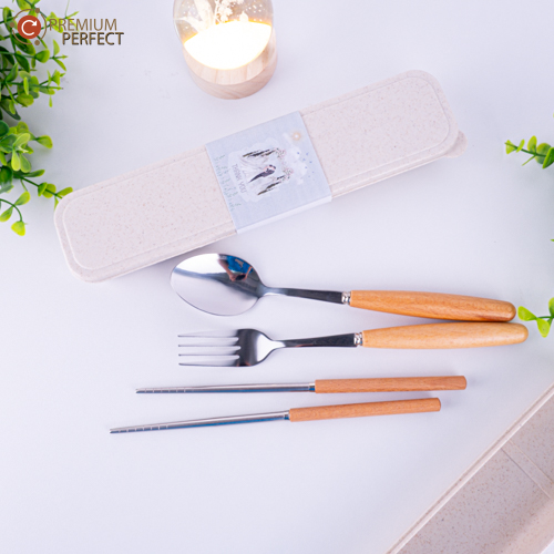 ผลงาน-ชุดช้อน-ตะเกียบสแตนเลส-กล่องพลาสติกฟางข้าว-ของชำร่วย (7)