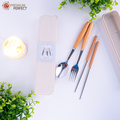 ผลงาน-ชุดช้อน-ตะเกียบสแตนเลส-กล่องพลาสติกฟางข้าว-ของชำร่วย (8)