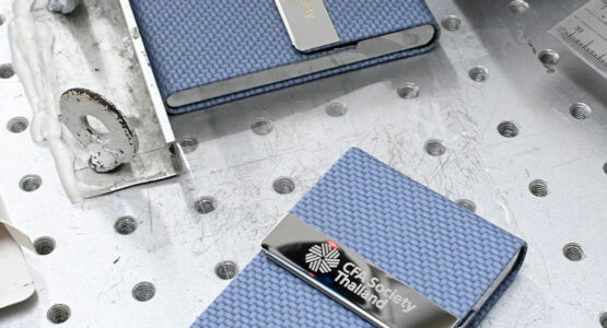 ตลับนามบัตร-สกรีนโลโก้-CFA-Society-Thailand-2