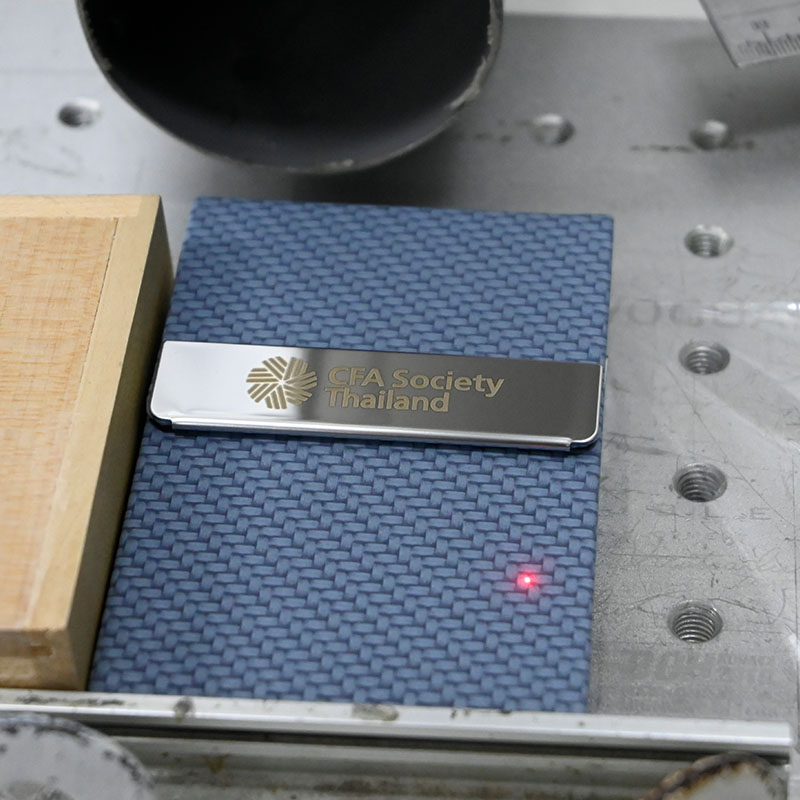 ตลับนามบัตร-สกรีนโลโก้-CFA-Society-Thailand