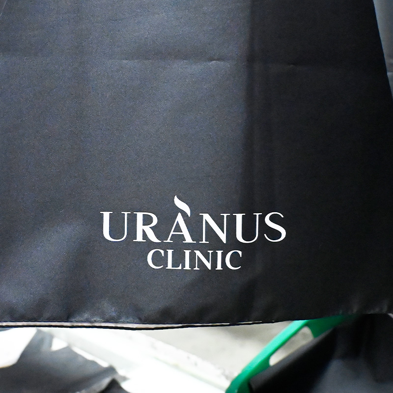 ร่มสกรีนโลโก้-URANUS-CLINiC